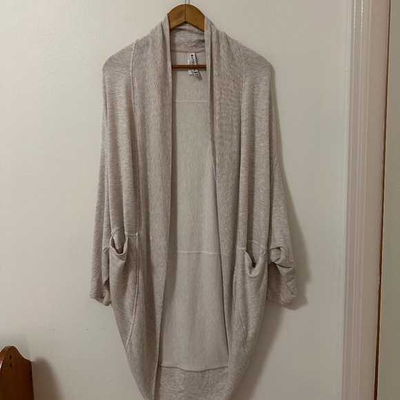 Athleta Ethereal Cocoon Wrap Cardigan in Heathered Gray | Size S/M - Picture 1 of 8